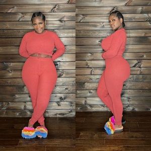 LONG SLEEVE CROP TOP AND HIGH WAISTED JOGGER SET